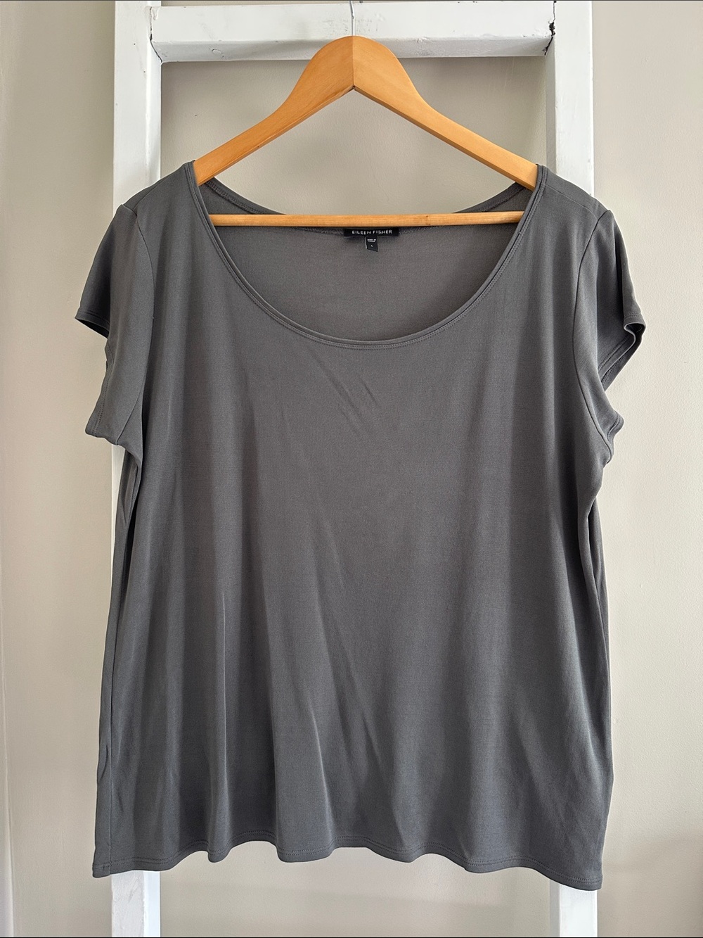 Eileen Fisher 100% Silk Scoop Neck Tee / T-shirt